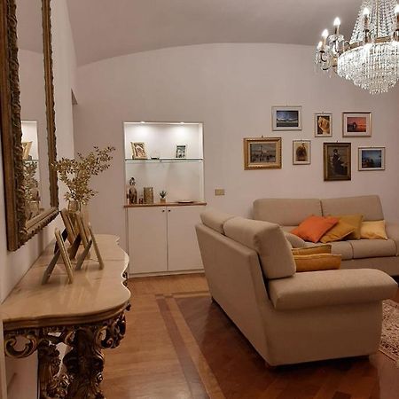 La Casa Di Francesca Hotel Napels Buitenkant foto